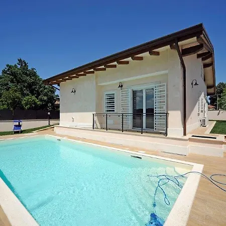 Swimmingpool * Rome
