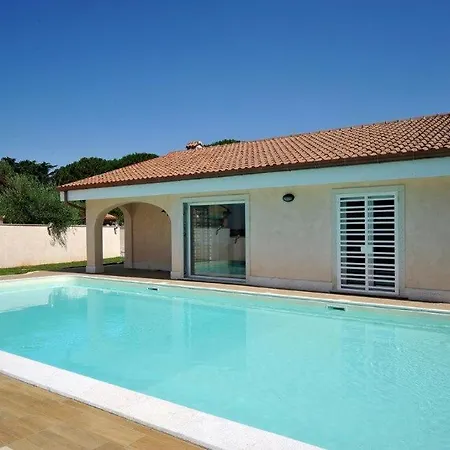 Swimmingpool Villa Rome